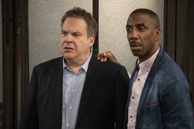Curb Your Enthusiasm - The Surprise Party - Photos - Jeff Garlin, J.B. Smoove