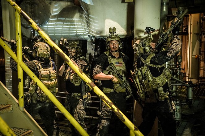 SEAL Team - Season 2 - Mission: Bohrinsel - Filmfotos