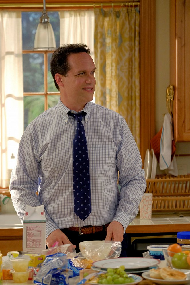 American Housewife - The Nap - Photos - Diedrich Bader