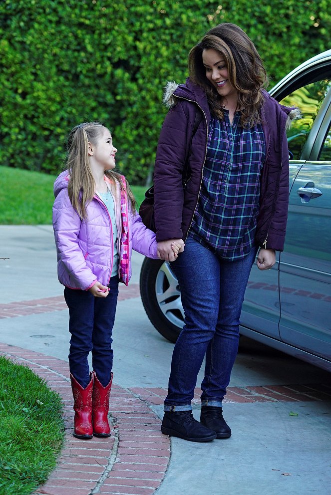 American Housewife - The Playdate - Photos - Julia Butters, Katy Mixon