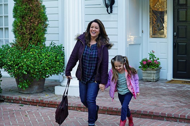 American Housewife - The Playdate - Photos - Katy Mixon, Julia Butters
