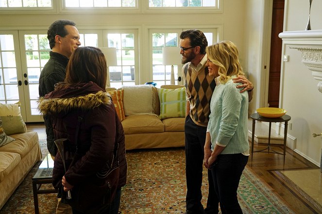 American Housewife - The Playdate - Photos - Diedrich Bader, Timothy Omundson, Jessica St. Clair