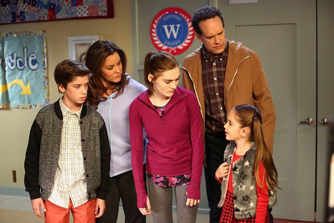American Housewife - Then and Now - Photos - Daniel DiMaggio, Katy Mixon, Meg Donnelly, Diedrich Bader, Julia Butters