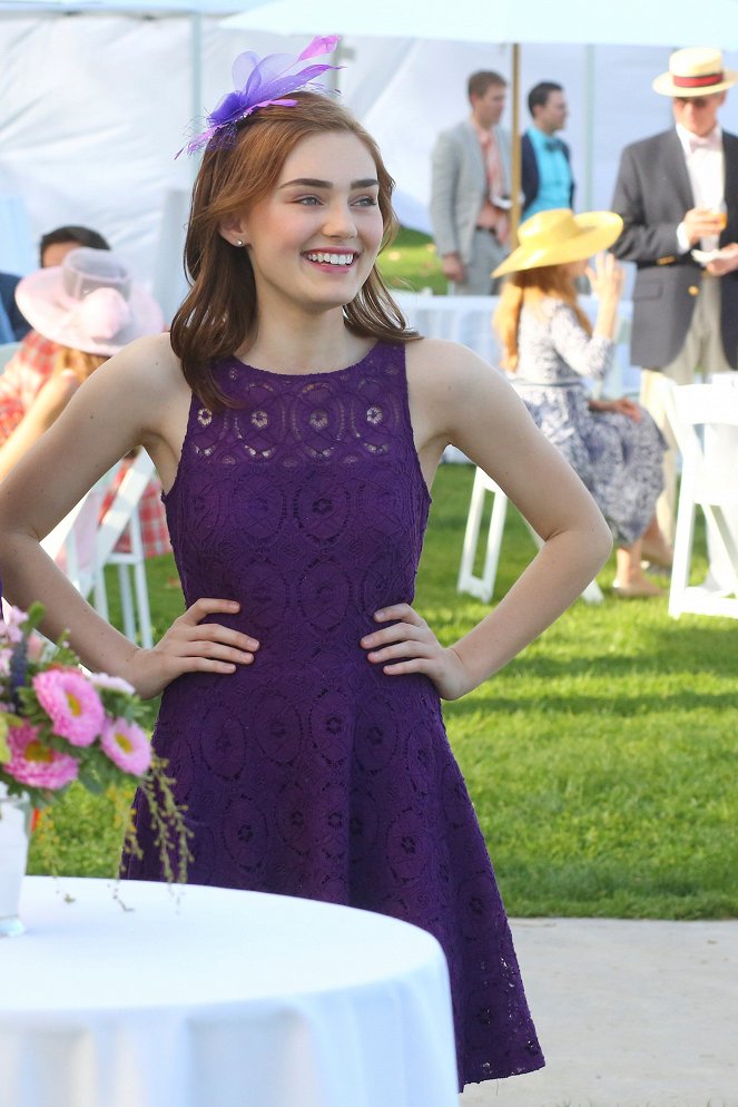 American Housewife - The Polo Match - Photos - Meg Donnelly