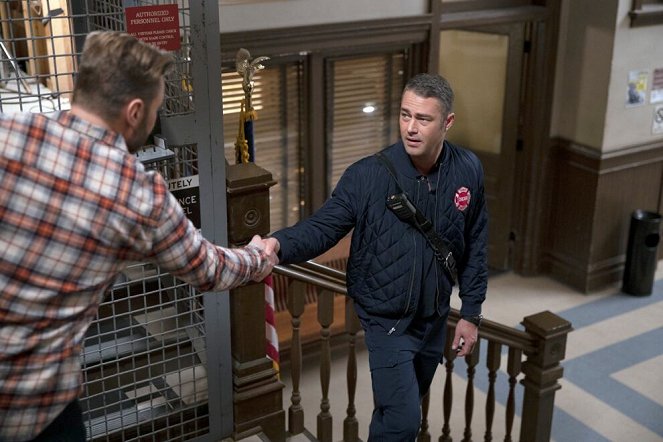 Chicago Fire - Off the Grid - Film - Taylor Kinney