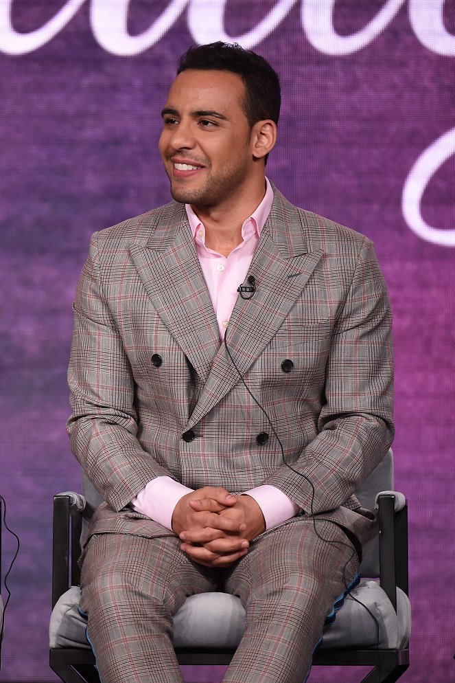 The Baker and the Beauty - Evenementen - The cast and producers of ABC’s “The Baker and the Beauty” address the press on Wednesday, January 8, as part of the ABC Winter TCA 2020, at The Langham Huntington Hotel in Pasadena, CA - Victor Rasuk