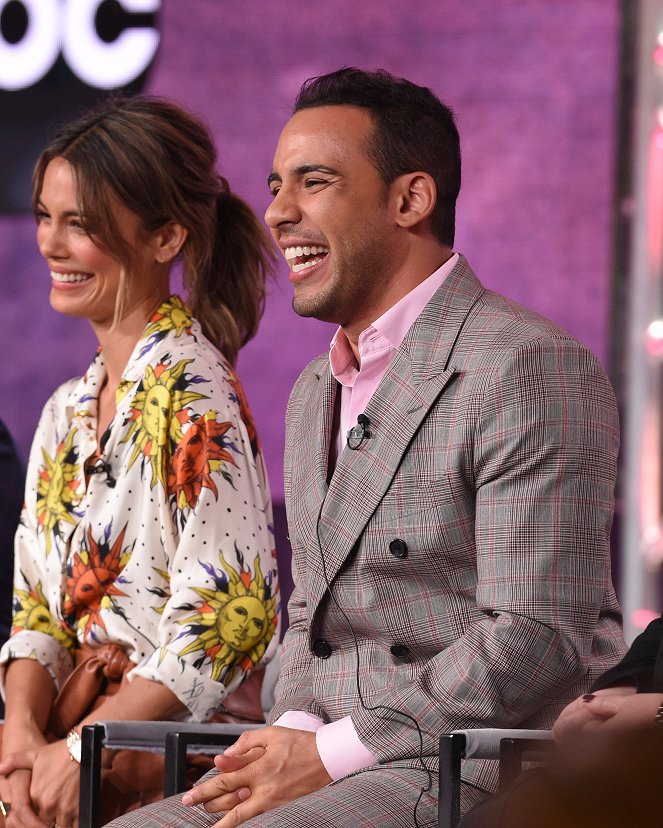 The Baker and the Beauty - Tapahtumista - The cast and producers of ABC’s “The Baker and the Beauty” address the press on Wednesday, January 8, as part of the ABC Winter TCA 2020, at The Langham Huntington Hotel in Pasadena, CA - Nathalie Kelley, Victor Rasuk