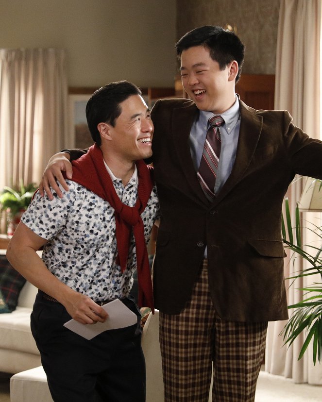 Fresh Off the Boat - Season 6 - Commencement - Van de set