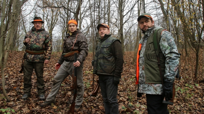 Ojciec Mateusz - Polowanie na jelenie - Photos - Stanislaw Penksyk, Wojciech Michalak, Jarosław Borodziuk, Maciej Konopiński