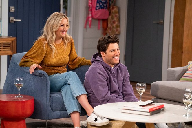 Indebted - Everybody's Talking About Hot Goss - Photos - Abby Elliott, Adam Pally