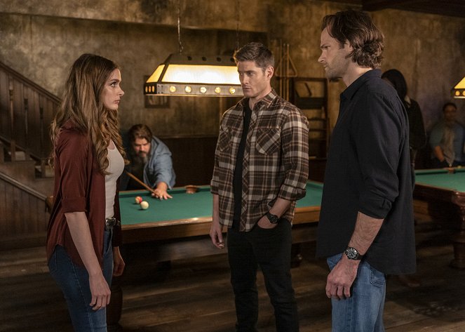 Supernatural - Season 15 - The Gamblers - Photos - Jensen Ackles, Jared Padalecki