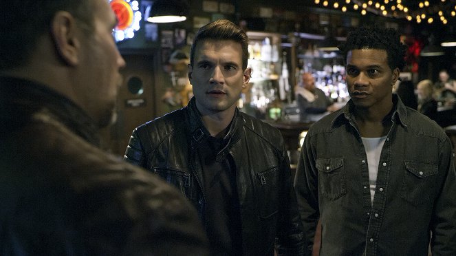 S.W.A.T. - Bad Cop - Do filme - Alex Russell