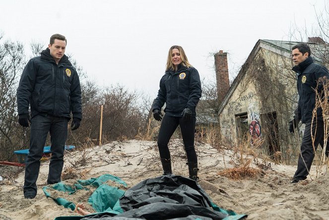 Law & Order: Special Victims Unit - Season 16 - Für Nadia - Filmfotos - Jesse Lee Soffer, Sophia Bush, Danny Pino