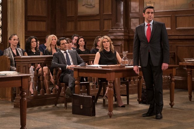 Law & Order: Special Victims Unit - Season 16 - Masern - Filmfotos - Raúl Esparza