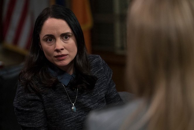 Law & Order: Special Victims Unit - Devastating Story - Photos - Laura Fraser
