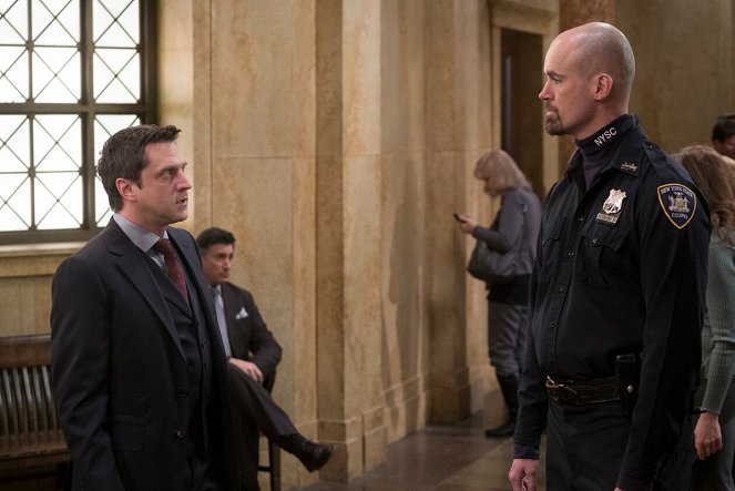 Law & Order: Special Victims Unit - Season 16 - Auf Bewährung - Filmfotos - Raúl Esparza