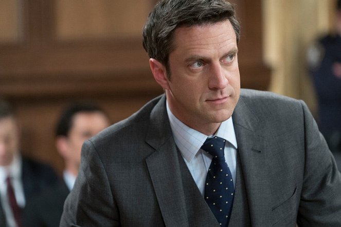 Lei e ordem: Special Victims Unit - Surrendering Noah - De filmes - Raúl Esparza