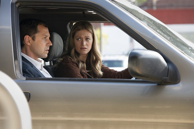 Sneaky Pete - Season 3 - The Stamford Trust Fall - Photos