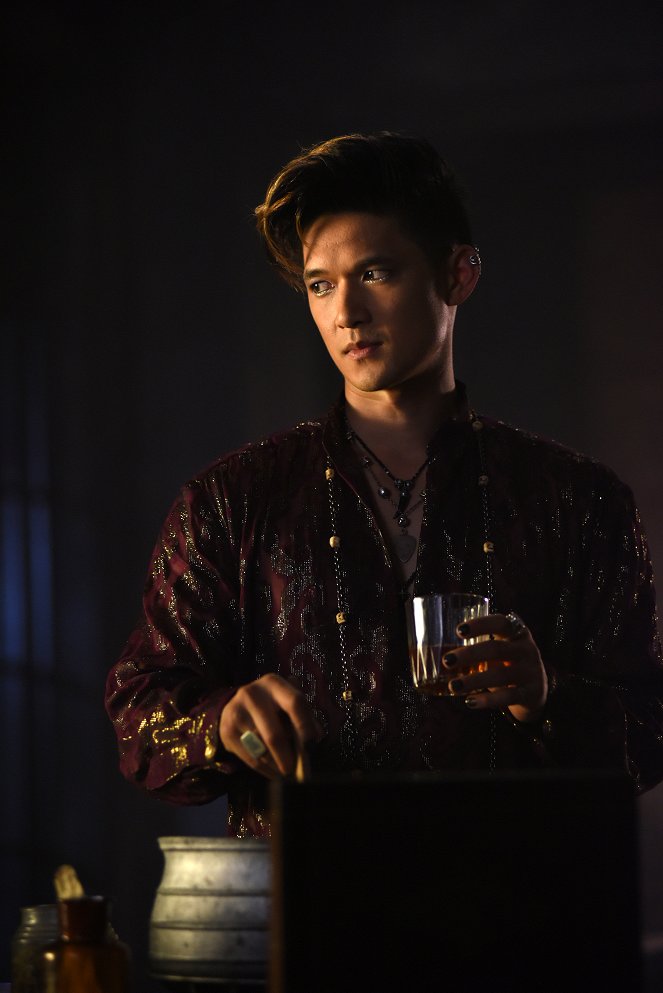 Shadowhunters: The Mortal Instruments - Of Men and Angels - Photos - Harry Shum Jr.