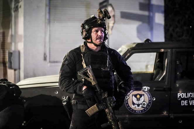 SEAL Team - Siege Protocol - Photos - David Boreanaz