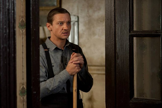 A Emigrante - Do filme - Jeremy Renner