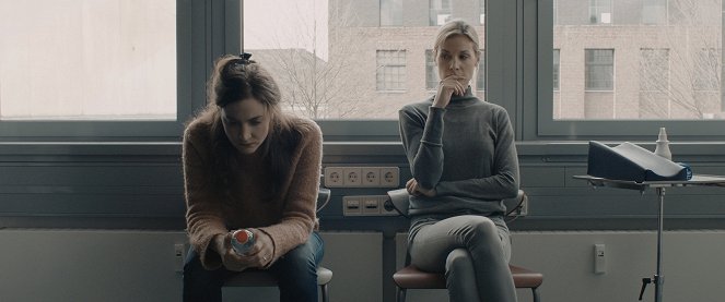 Mitose - Van film - Pia Sarpeiu, Ines Marie Westernströer