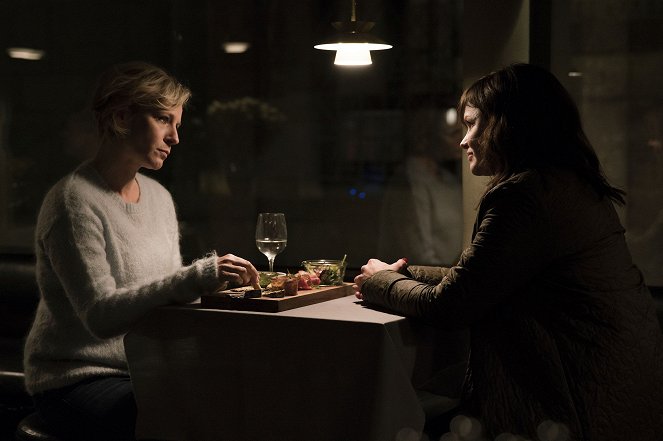 Dicte - Season 3 - Afhængighedens pris - del 1 - De la película