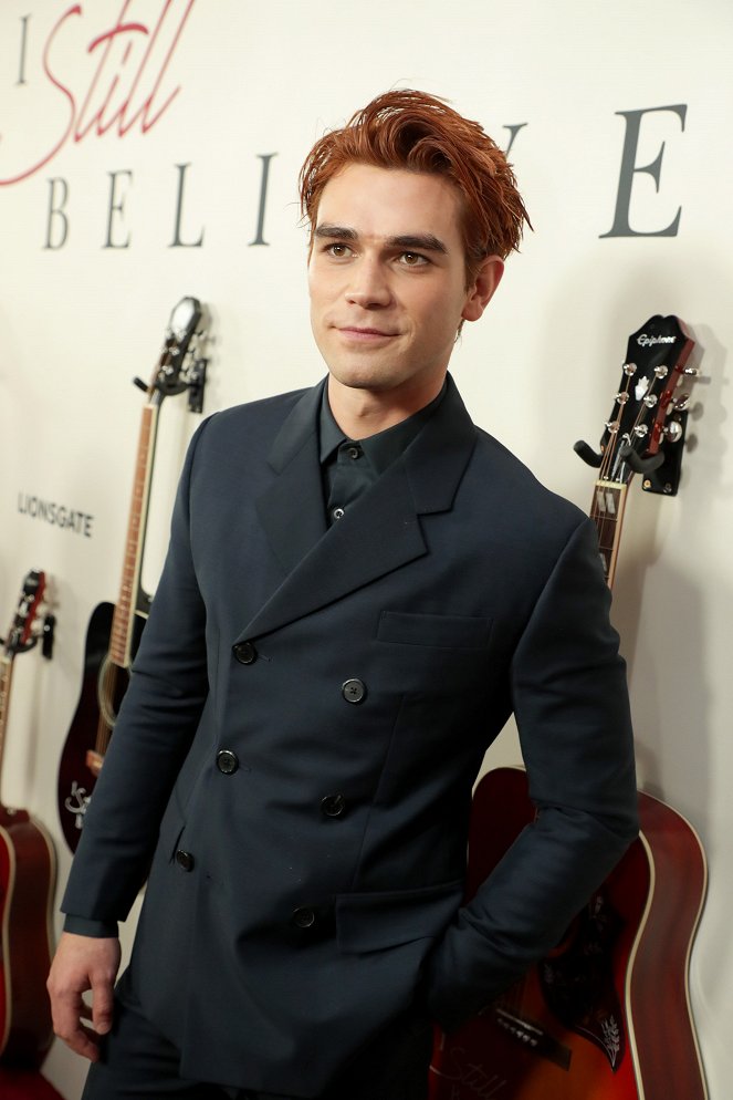 Wierzę w ciebie - Z imprez - Premiere of Lionsgate's "I Still Believe" at ArcLight Hollywood on March 07, 2020 in Hollywood, California - K.J. Apa