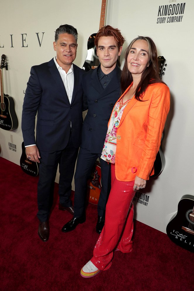 Mientras Estés Conmigo - Eventos - Premiere of Lionsgate's "I Still Believe" at ArcLight Hollywood on March 07, 2020 in Hollywood, California - K.J. Apa