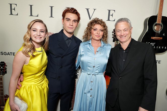 I Still Believe - Events - Premiere of Lionsgate's "I Still Believe" at ArcLight Hollywood on March 07, 2020 in Hollywood, California - Britt Robertson, K.J. Apa