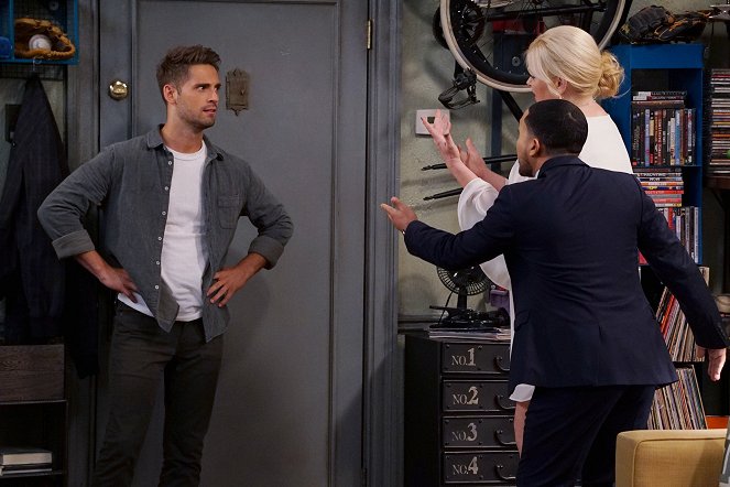 Baby Daddy - Season 5 - Love and Carriage - Van film - Jean-Luc Bilodeau