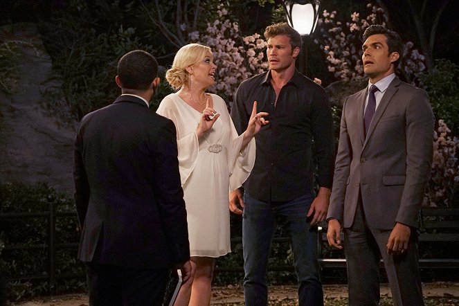 Baby Daddy - Love and Carriage - Photos - Melissa Peterman, Derek Theler, Peter Porte