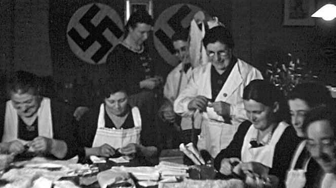 Universum History: Mutterkreuz und Rassenwahn - Frauen im Dritten Reich - Filmfotók