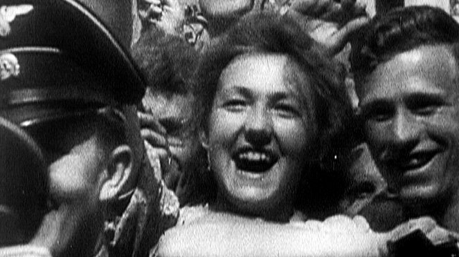 Universum History: Mutterkreuz und Rassenwahn - Frauen im Dritten Reich - Filmfotók