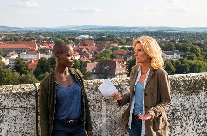 Tatort - Krieg im Kopf - Film - Florence Kasumba, Maria Furtwängler