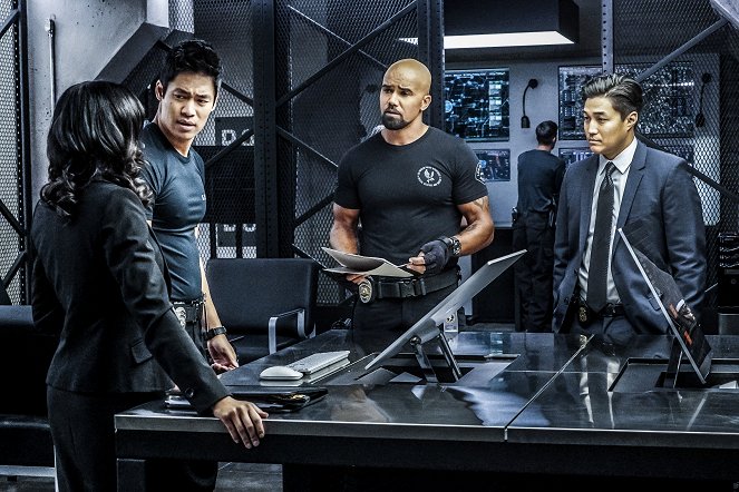 S.W.A.T. - 1000 Joules - Photos - David Lim, Shemar Moore