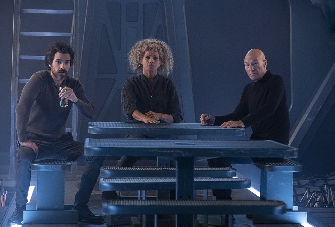 Star Trek: Picard - Megtört figurák - Filmfotók - Santiago Cabrera, Michelle Hurd, Patrick Stewart