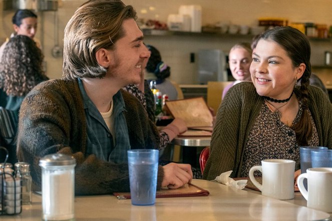 This Is Us - A Hell of a Week: Part Three - Photos - Austin Abrams, Hannah Zeile