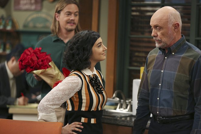 Last Man Standing - Dallas ruft - Filmfotos - Molly Ephraim, Hector Elizondo