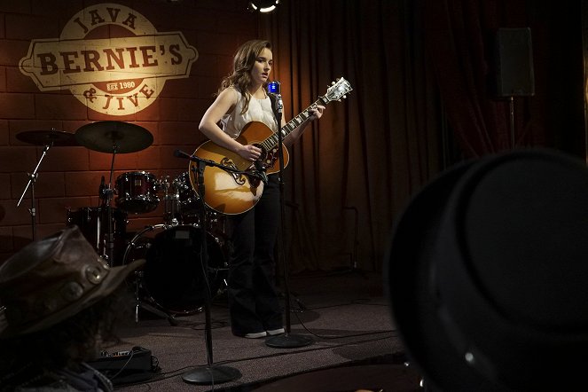Last Man Standing - Eve's Band - Photos - Kaitlyn Dever
