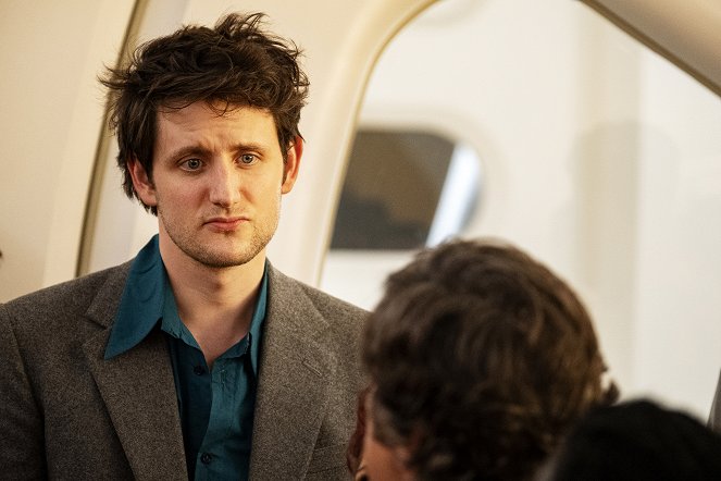 Avenue 5 - This Is Physically Hurting Me - Van film - Zach Woods
