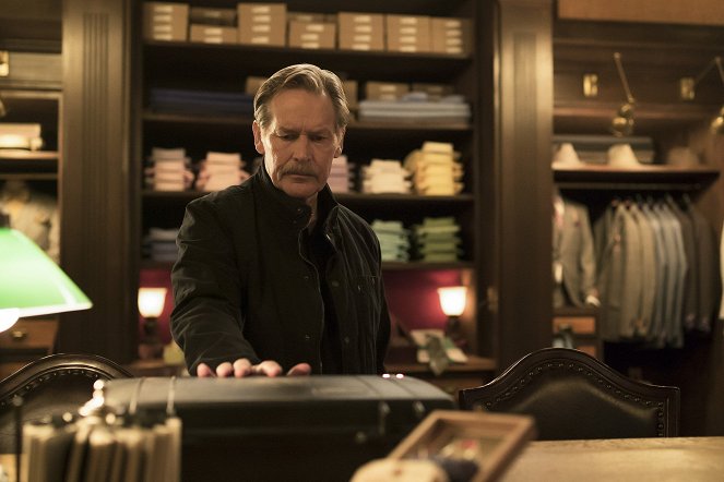 Black Lightning - The Book of War: Chapter One: Homecoming - Photos - James Remar