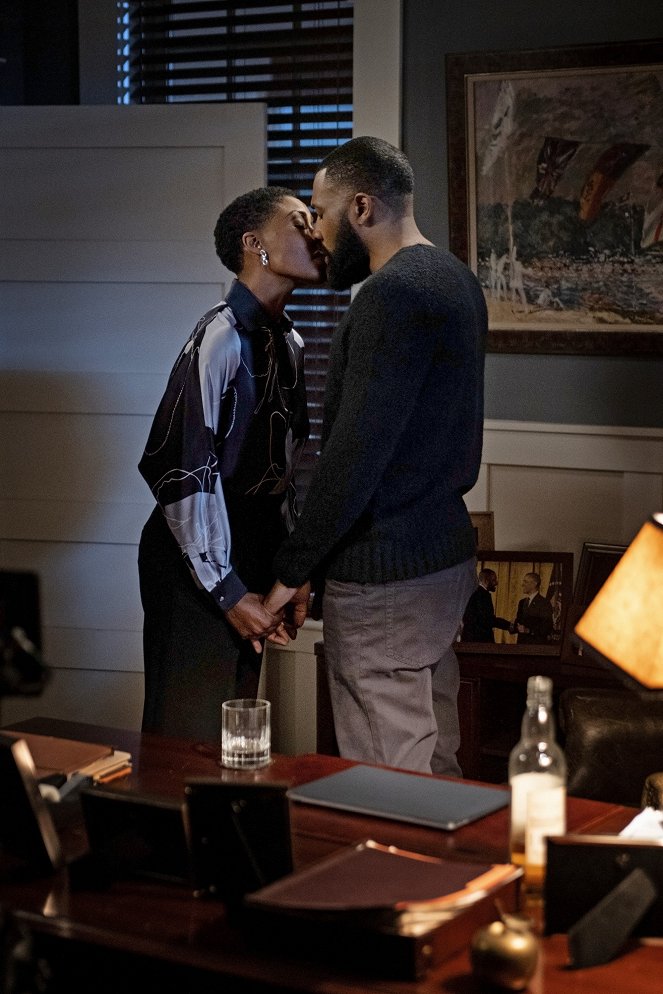 Black Lightning - The Book of War: Chapter Two: Freedom Ain't Free - Photos - Christine Adams, Cress Williams