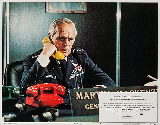 Twilight's Last Gleaming - Lobby Cards - Richard Widmark