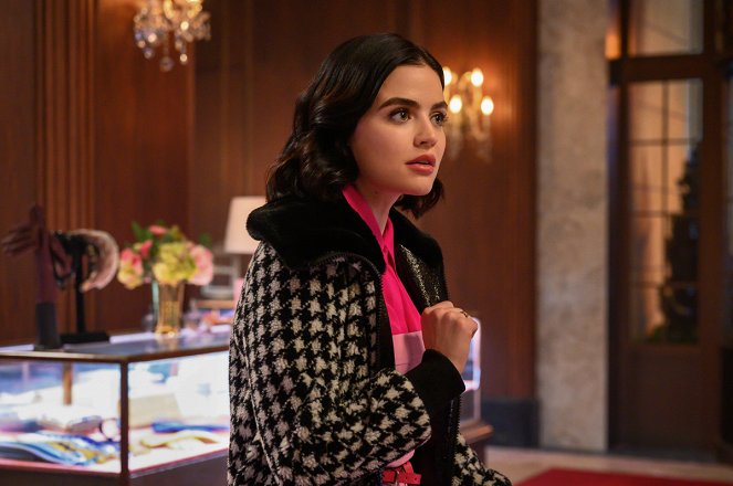Katy Keene - Chapter Seven: Kiss of the Spider Woman - Photos - Lucy Hale