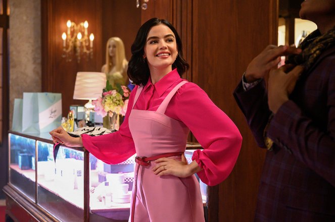 Katy Keene - Chapter Seven: Kiss of the Spider Woman - De la película - Lucy Hale