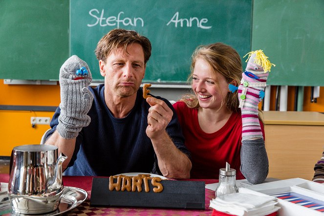 Der Lehrer - Season 4 - Verknallt? So'n Quatsch! - Photos - Hendrik Duryn, Henriette Nagel