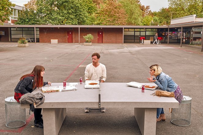 Der Lehrer - Ich bin vor allem besser im Gehen als im Bleiben! - Kuvat elokuvasta - Irina Kurbanova, Hendrik Duryn, Julia Becker