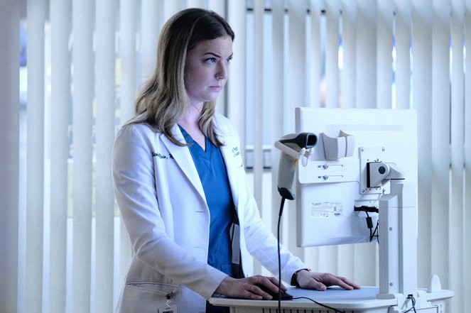 Doktoři - Nemocnice v ohrožení - Z filmu - Emily VanCamp