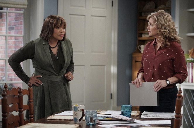 Last Man Standing - Break Out the Campaign - Photos - Tisha Campbell-Martin, Nancy Travis